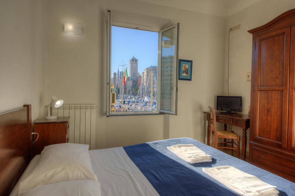Club Nautico Savona Hotel Exterior photo