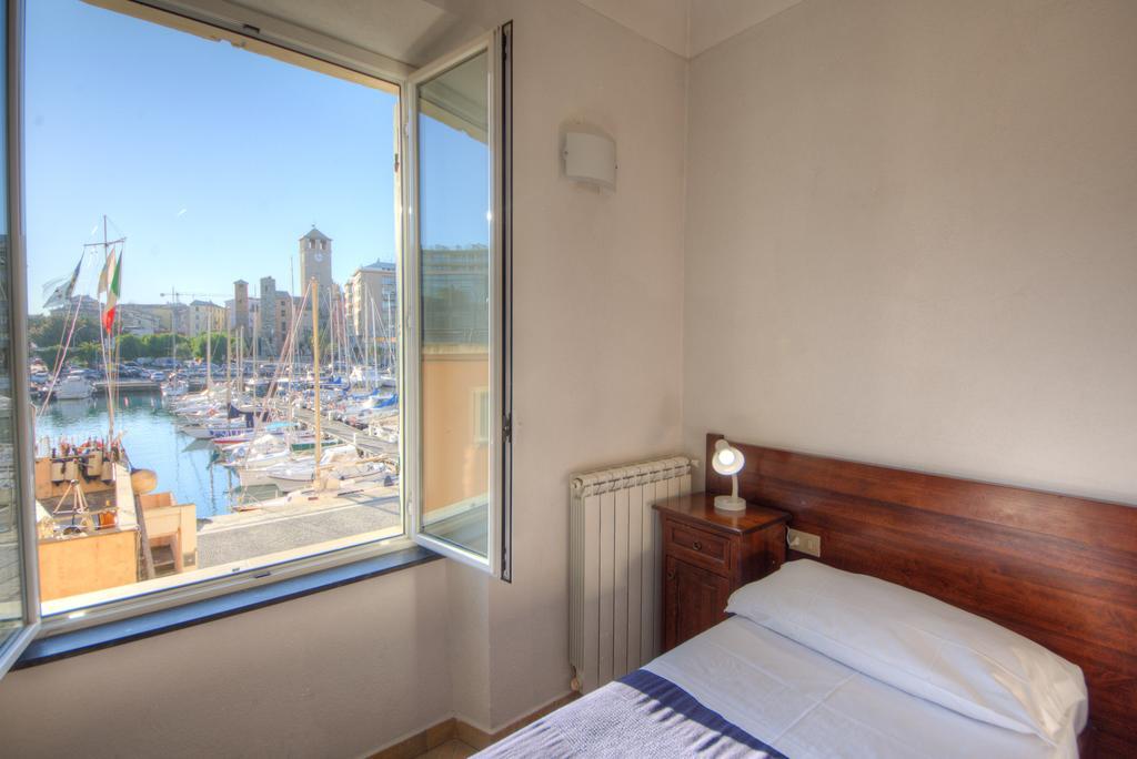 Club Nautico Savona Hotel Exterior photo