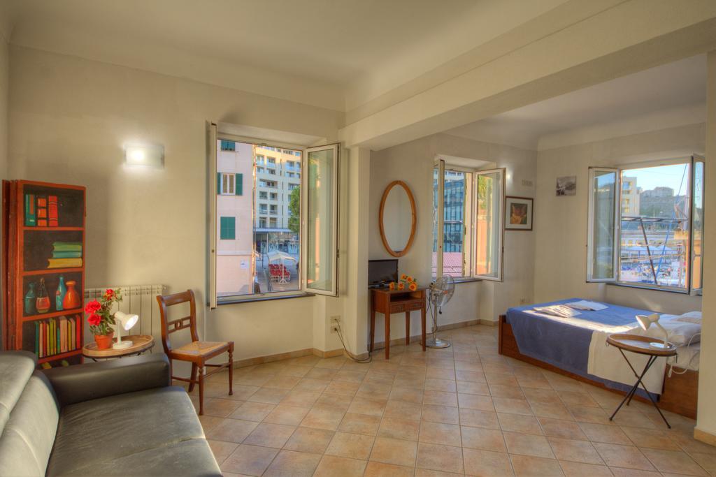 Club Nautico Savona Hotel Exterior photo
