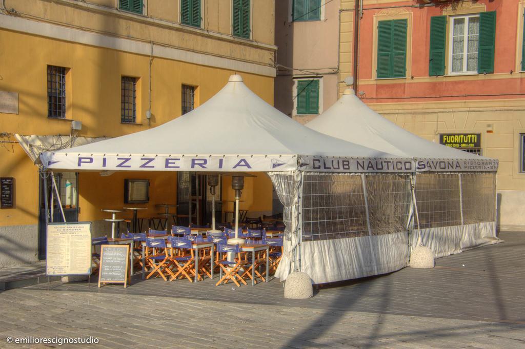 Club Nautico Savona Hotel Exterior photo