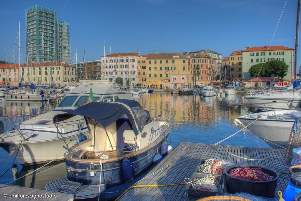 Club Nautico Savona Hotel Exterior photo